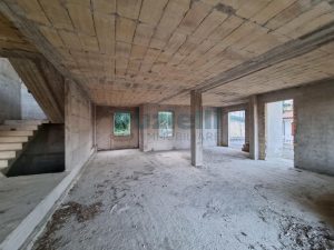 L’Agenzia Immobiliare Puzielli propone villa bifamiliare con giardino e garage a Grottazzolina (8)