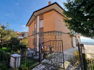 Appartamento con terrazzo panoramico in vendita a Fermo