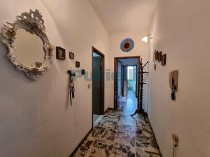 L'agenzia Immobiliare Puzielli propone casa singola con giardino in vendita a Petritol (31)