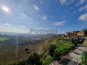 L’Agenzia Immobiliare Puzielli propone appartamento con terrazzo panoramico in vendita a Fermo (20)