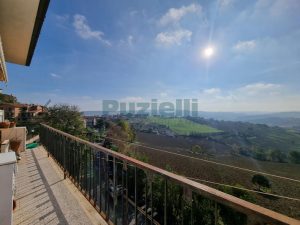 L’Agenzia Immobiliare Puzielli propone appartamento con terrazzo panoramico in vendita a Fermo (22)