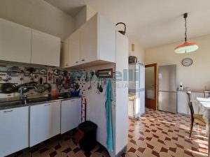 L’Agenzia Immobiliare Puzielli propone appartamento con terrazzo panoramico in vendita a Fermo (26)