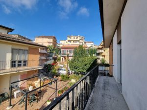 L’Agenzia Immobiliare Puzielli propone appartamento con terrazzo panoramico in vendita a Fermo (6)