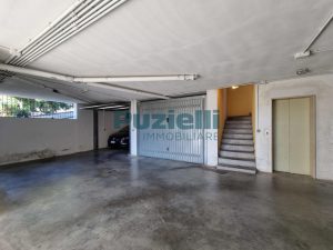 L’Agenzia Immobiliare Puzielli propone bilocale in vendita con balcone e garage (34)