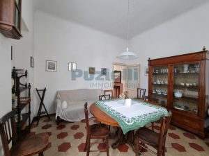L’Agenzia Immobiliare Puzielli propone villa liberty con giardino a Porto San Giorgio (12)