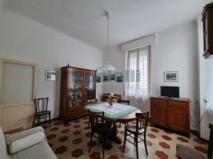 L’Agenzia Immobiliare Puzielli propone villa liberty con giardino a Porto San Giorgio (13)