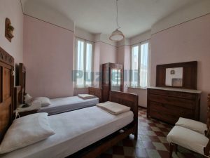 L’Agenzia Immobiliare Puzielli propone villa liberty con giardino a Porto San Giorgio (25)