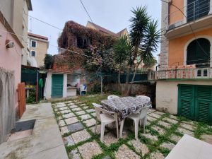 L’Agenzia Immobiliare Puzielli propone villa liberty con giardino a Porto San Giorgio (6)