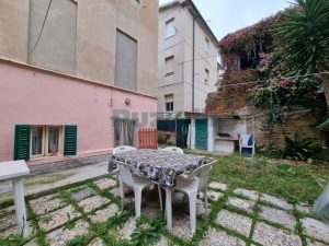 L’Agenzia Immobiliare Puzielli propone villa liberty con giardino a Porto San Giorgio (7)