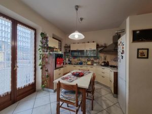 L'Agenzia Immobiliare Puzielli propone appartamento con garage in vendita a Capparuccia (14)