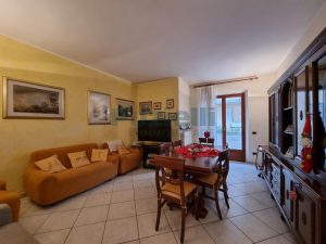 L'Agenzia Immobiliare Puzielli propone appartamento con garage in vendita a Capparuccia (2)