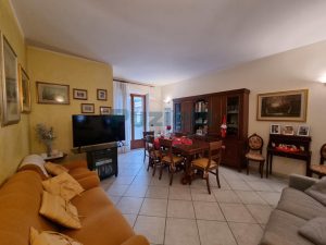 L'Agenzia Immobiliare Puzielli propone appartamento con garage in vendita a Capparuccia (3)