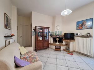 L'Agenzia Immobiliare Puzielli propone appartamento con garage in vendita a Capparuccia (9)