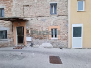L'Agenzia Immobiliare Puzielli propone casa indipendente abitabile in vendita a Fermo (3)