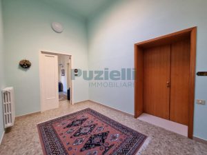L'Agenzia Puzielli esclusivo appartamento e studio nel centro storico di Fermo (1)