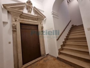 L'Agenzia Puzielli esclusivo appartamento e studio nel centro storico di Fermo (102)
