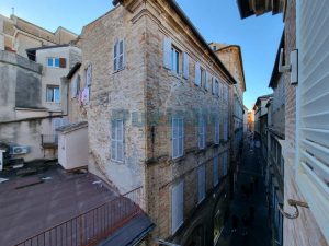 L'Agenzia Puzielli esclusivo appartamento e studio nel centro storico di Fermo (35)