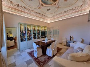 L'Agenzia Puzielli esclusivo appartamento e studio nel centro storico di Fermo (45)