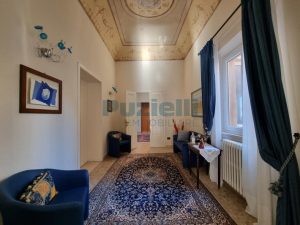 L'Agenzia Puzielli esclusivo appartamento e studio nel centro storico di Fermo (7)