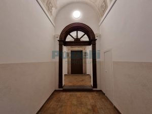 L'Agenzia Puzielli esclusivo appartamento e studio nel centro storico di Fermo (99)