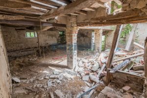 L'Agenzia Immobiliare Puzielli propone immobile da ristrutturare in vendita a San Severino