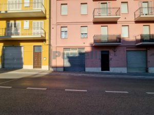 L'agenzia Immobiliare Puzielli propone appartamento con garage (47)