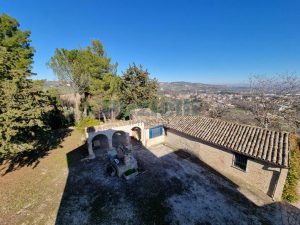 L'agenzia Immobiliare Puzielli propone villa a Faleron (69)