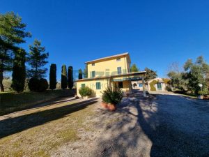 L'agenzia Immobiliare Puzielli propone villa a Falerone (1)