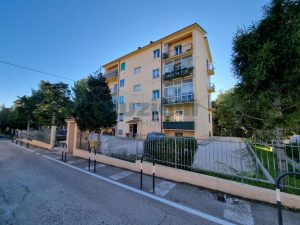 L’Agenzia Immobiliare Puzielli propone appartamento con balconi in vendita a Capodarco di Fermo (25)
