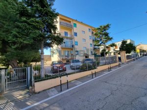 L’Agenzia Immobiliare Puzielli propone appartamento con balconi in vendita a Capodarco di Fermo (26)