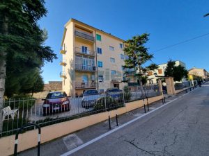 L’Agenzia Immobiliare Puzielli propone appartamento con balconi in vendita a Capodarco di Fermo (27)