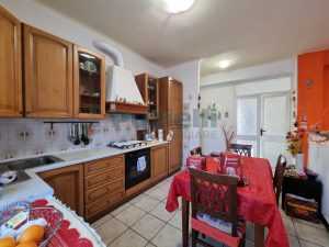 L’Agenzia Immobiliare Puzielli propone appartamento con balconi in vendita a Capodarco di Fermo (7)