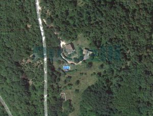L’Agenzia Immobiliare Puzielli propone casale con piscina in vendita in Amandola nelle Marche (12)