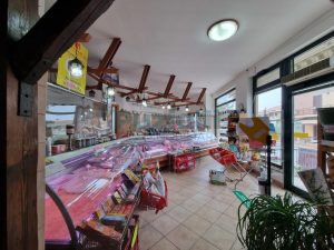 Attività commerciale in vendita a Marina Palmense (1)