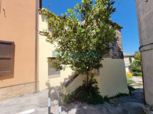 Casa indipendente con giardino a Capodarco di Fermo (1)