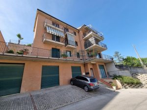 Appartamento con garage in vendita in zona Tirassegno (35)