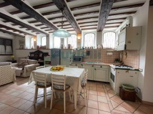 L’Agenzia Immobiliare Puzielli propone casa indipendente con garage in vendita a Ortezzano (2)