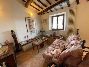 L’Agenzia Immobiliare Puzielli propone casa indipendente con garage in vendita a Ortezzano (6)
