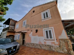 L’Agenzia Immobiliare Puzielli propone casa indipendente con terrazzo panoramico in vendita a Fermo (2)