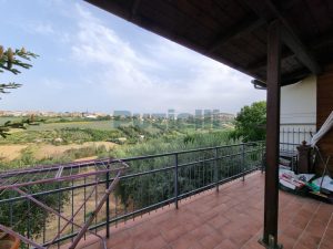 L’Agenzia Immobiliare Puzielli propone casa indipendente con terrazzo panoramico in vendita a Fermo (27)