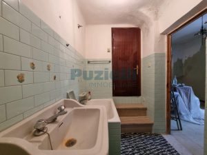 L’Agenzia Immobiliare Puzielli propone casa indipendente con terrazzo panoramico in vendita a Ortezzano (11)