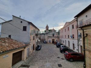 L’Agenzia Immobiliare Puzielli propone casa indipendente con terrazzo panoramico in vendita a Ortezzano (14)
