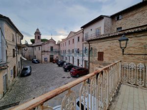 L’Agenzia Immobiliare Puzielli propone casa indipendente con terrazzo panoramico in vendita a Ortezzano (15)
