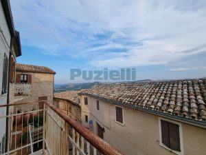 L’Agenzia Immobiliare Puzielli propone casa indipendente con terrazzo panoramico in vendita a Ortezzano (17)