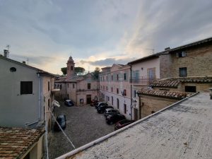 L’Agenzia Immobiliare Puzielli propone casa indipendente con terrazzo panoramico in vendita a Ortezzano (32)