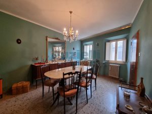 L’Agenzia Immobiliare Puzielli propone casa indipendente con terrazzo panoramico in vendita a Ortezzano (39)