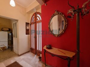 L’Agenzia Immobiliare Puzielli propone casa indipendente con terrazzo panoramico in vendita a Ortezzano (42)