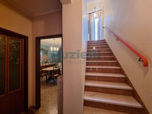 L’Agenzia Immobiliare Puzielli propone casa indipendente con terrazzo panoramico in vendita a Ortezzano (9)