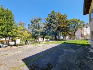 L'Agenzia Immobiliare Puzielli propone villa in vendita a Fermo (14)