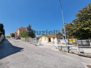 L'Agenzia Immobiliare Puzielli propone villa in vendita a Fermo (17)